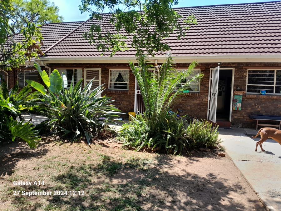 4 Bedroom Property for Sale in Waterval S H North West